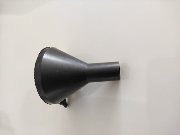 Trichter zum befüllen von Petroleumlampe Sturmlampe Ø 3,8 cm Kunststoff schwarz Campfrei
